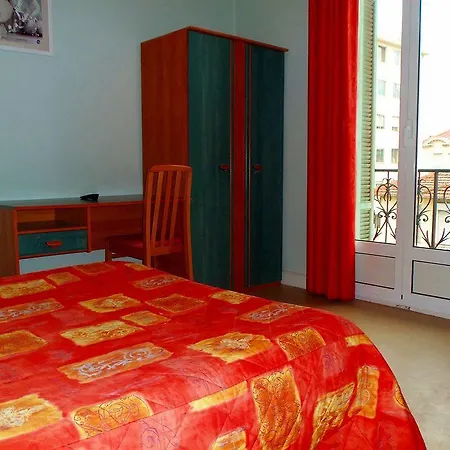 Hotel Hotel De Belgique A Menton 2*