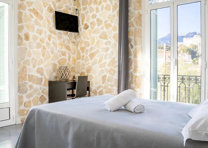 Hotel Hotel De Belgique A Menton 2*