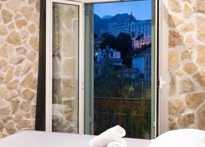 Hotel Hotel De Belgique A Menton 2*