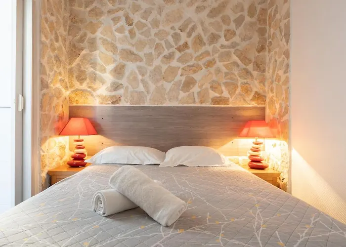 Hotel De Belgique A Menton 2*