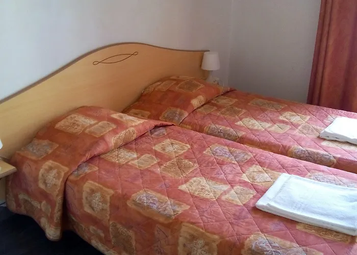 Hotel De Belgique A Menton 2*