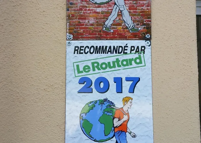 Готель De Belgique A Мантон