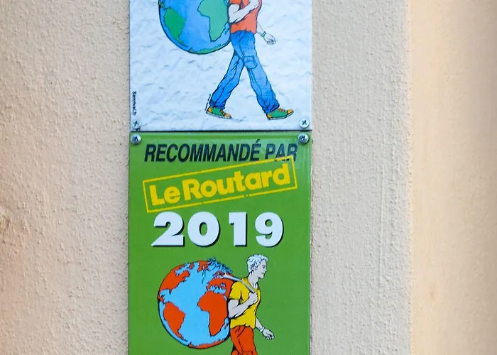 Готель De Belgique A Мантон