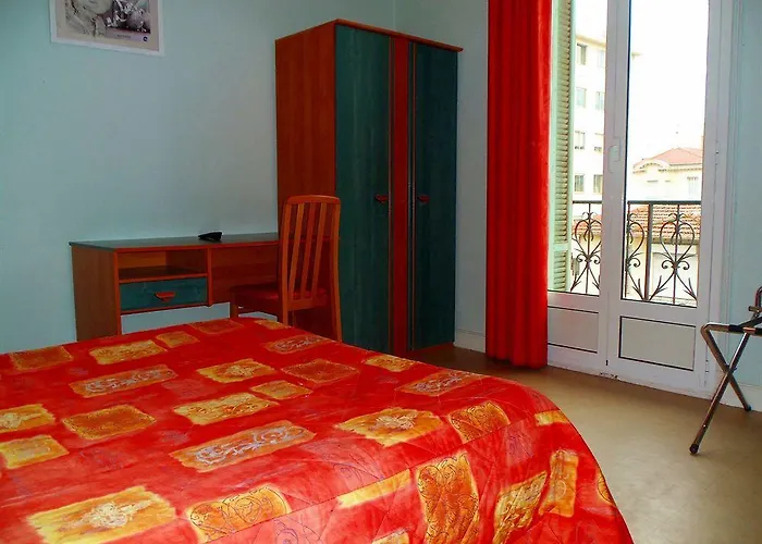 Hotel Hotel De Belgique A Menton 2*